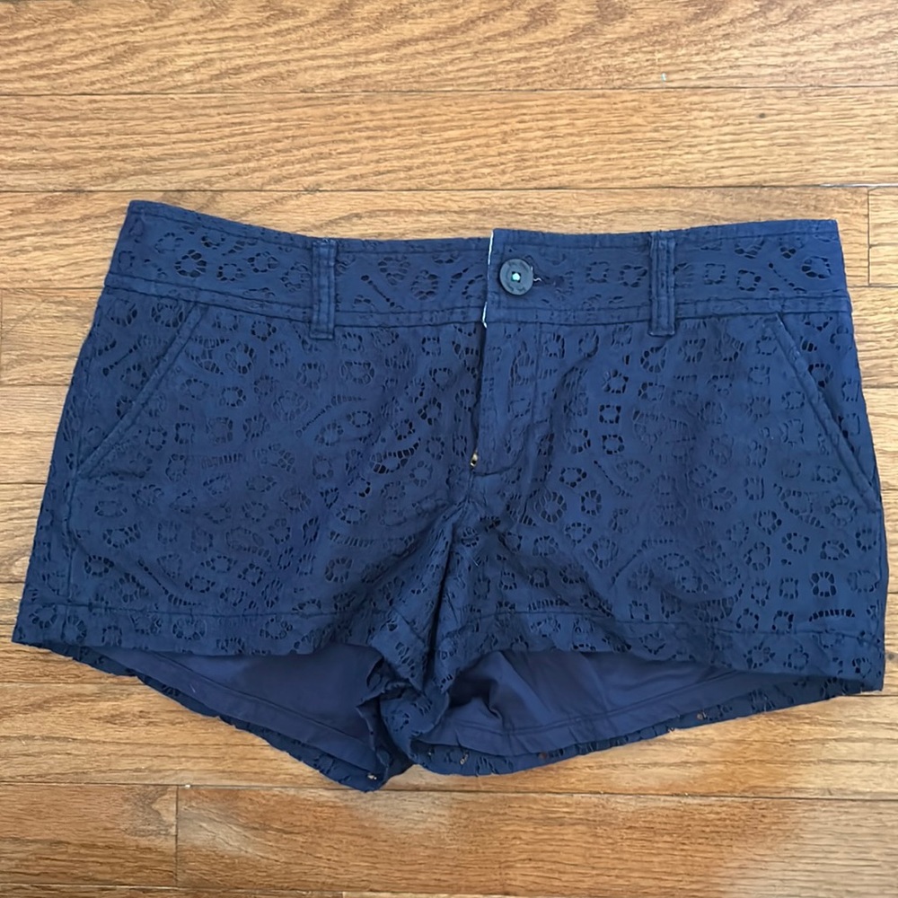 Lilly Pulitzer blue eyelet Walsh short